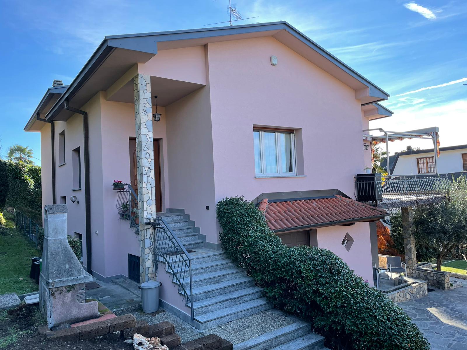 FOTO PRINCIPALE . Abitazione sita in Montano Lucino L1