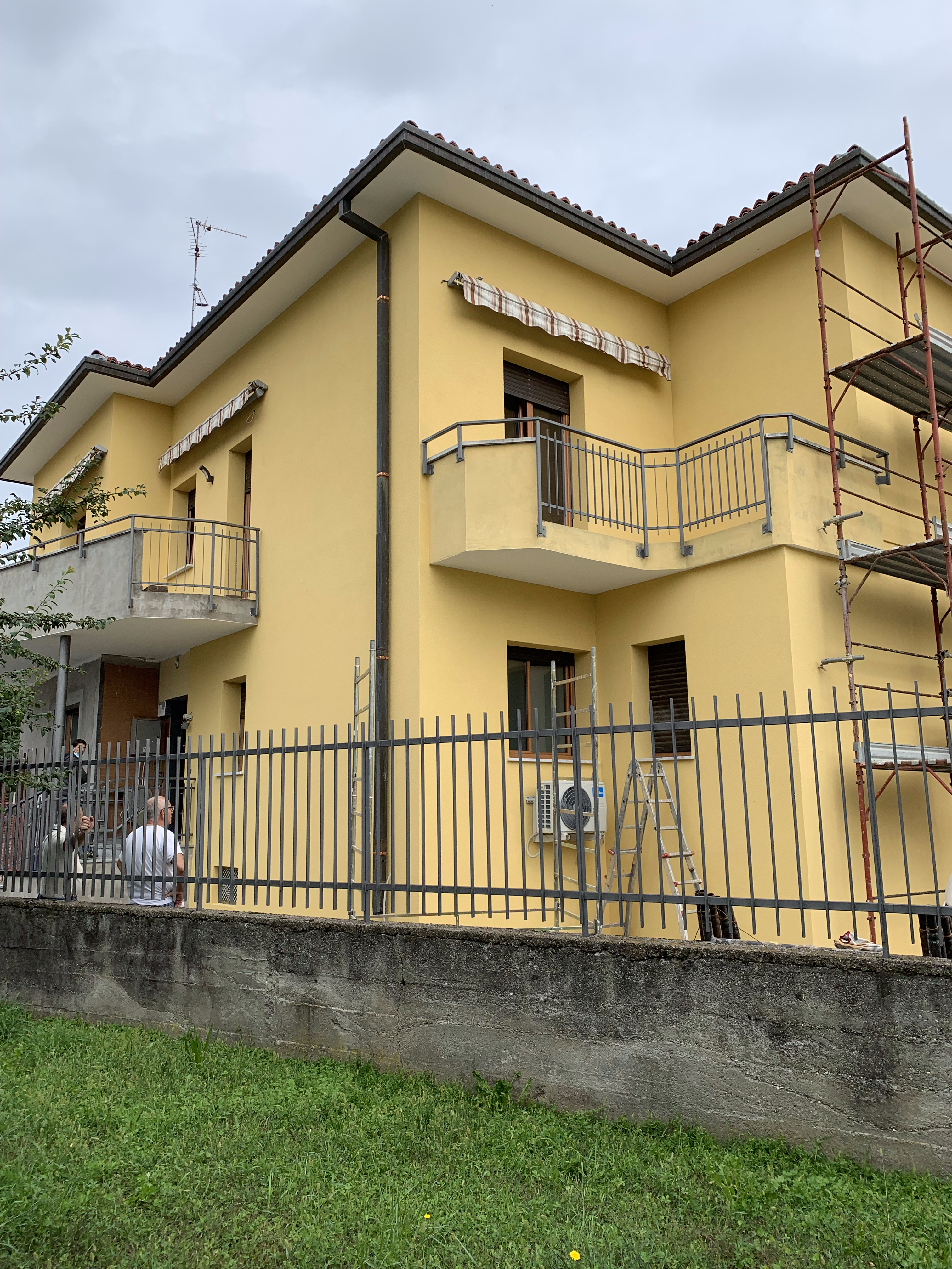 Foto-particolare-con-smontaggio-ponteggi